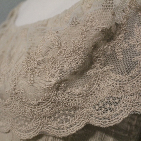 Sheer Scalloped Lace Jumpsuit - Picture 6 of 7